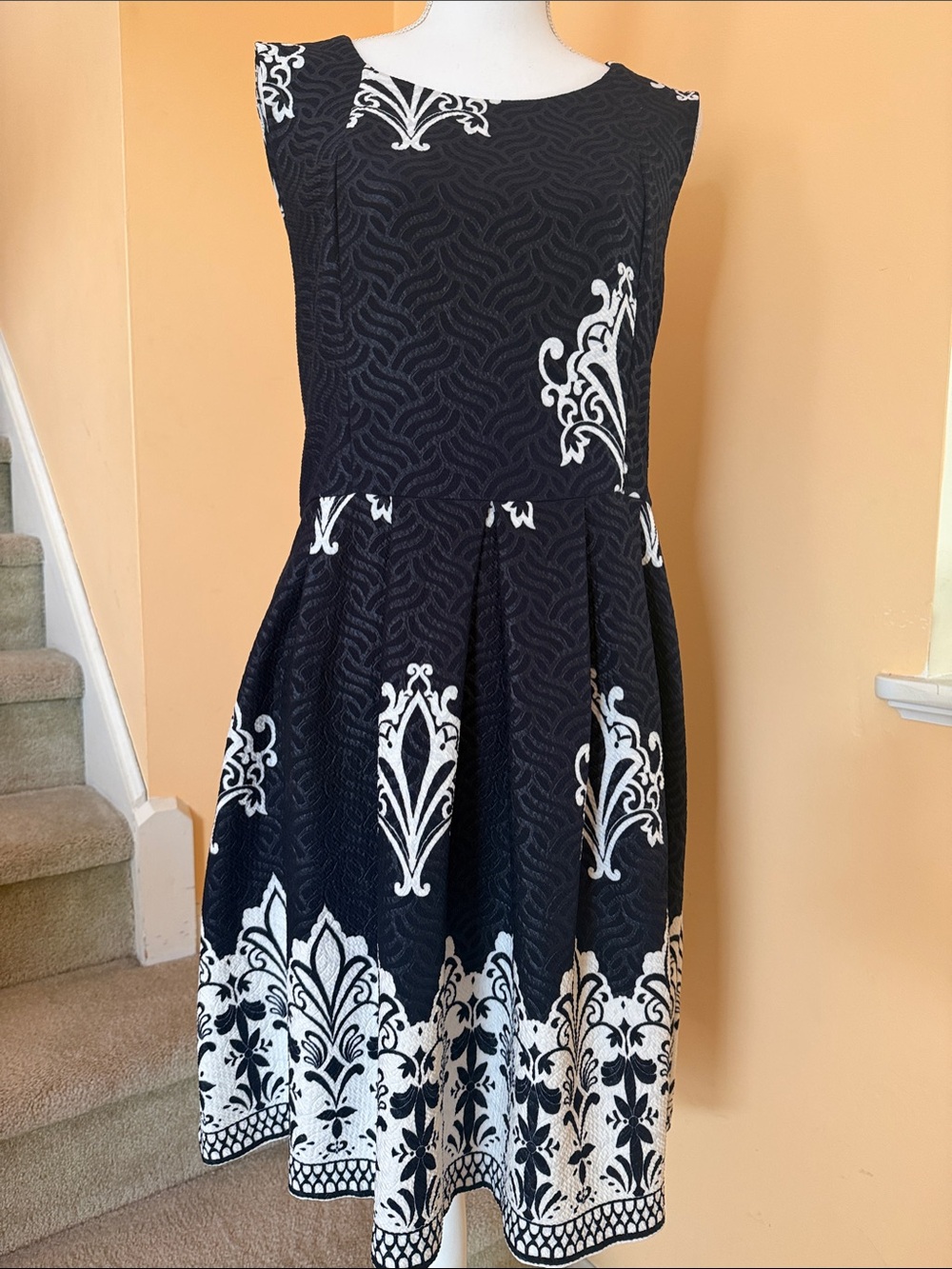 New York & Co -like new Black & White Sleeveless Midi Dress w/ Decorative Border